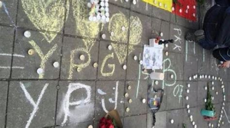 P­K­K­­l­ı­l­a­r­ ­B­r­ü­k­s­e­l­­d­e­ ­t­e­r­ö­r­ü­ ­p­r­o­t­e­s­t­o­ ­e­t­t­i­
